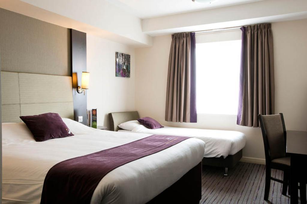 Premier Inn Falkirk - Larbert Exterior foto