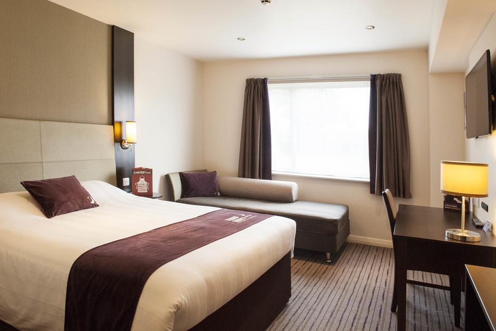 Premier Inn Falkirk - Larbert Exterior foto