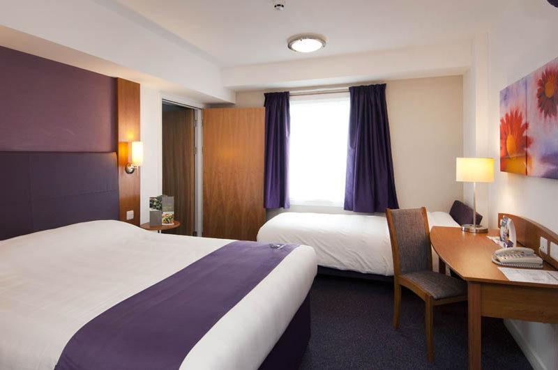 Premier Inn Falkirk - Larbert Exterior foto