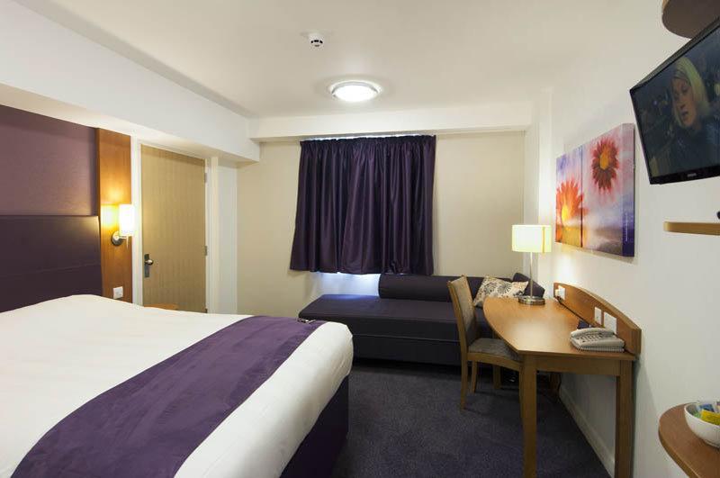 Premier Inn Falkirk - Larbert Exterior foto